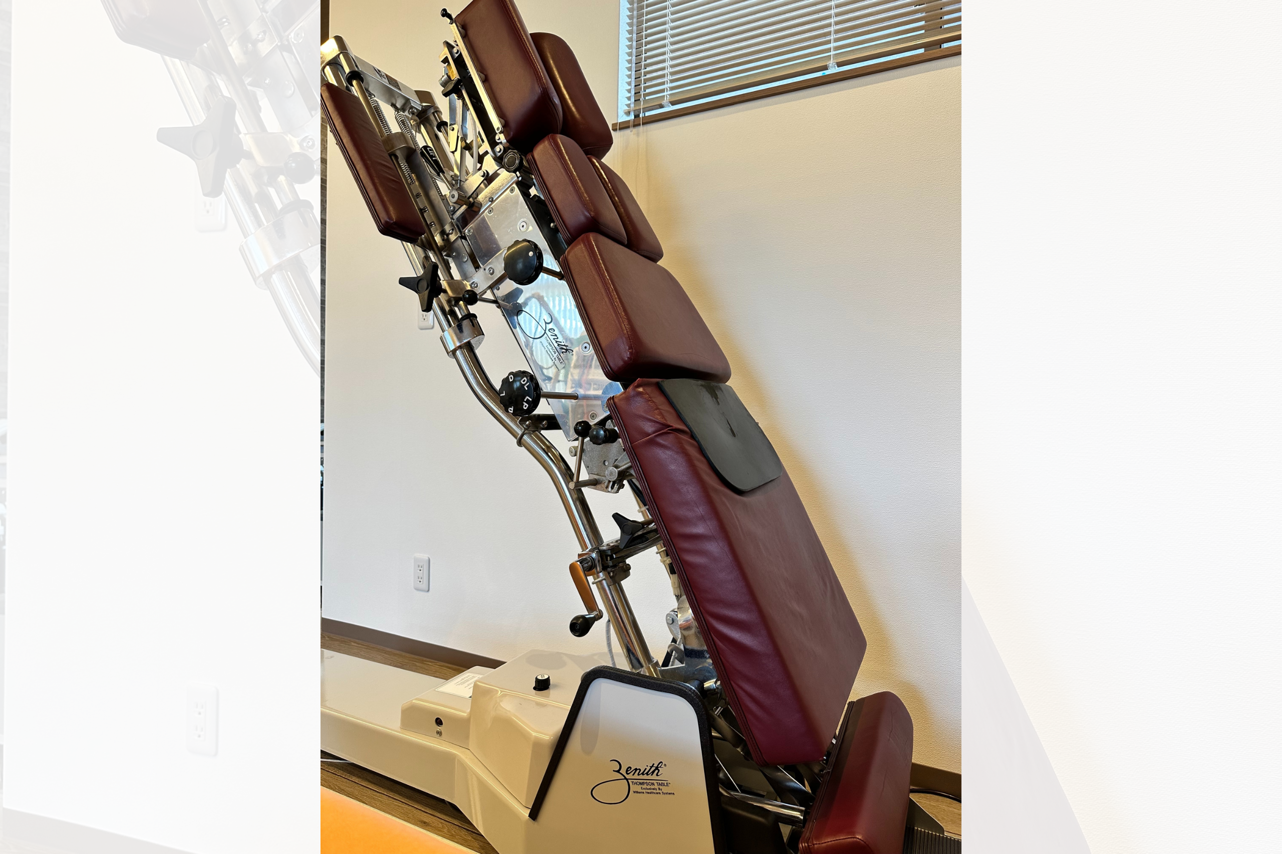 カイロプラクティックのトムソンベッド